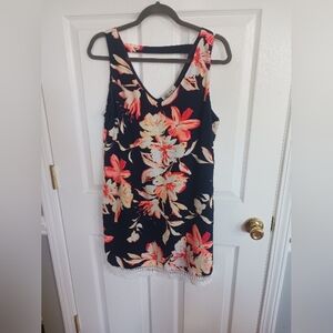 Due South floral tank size medium